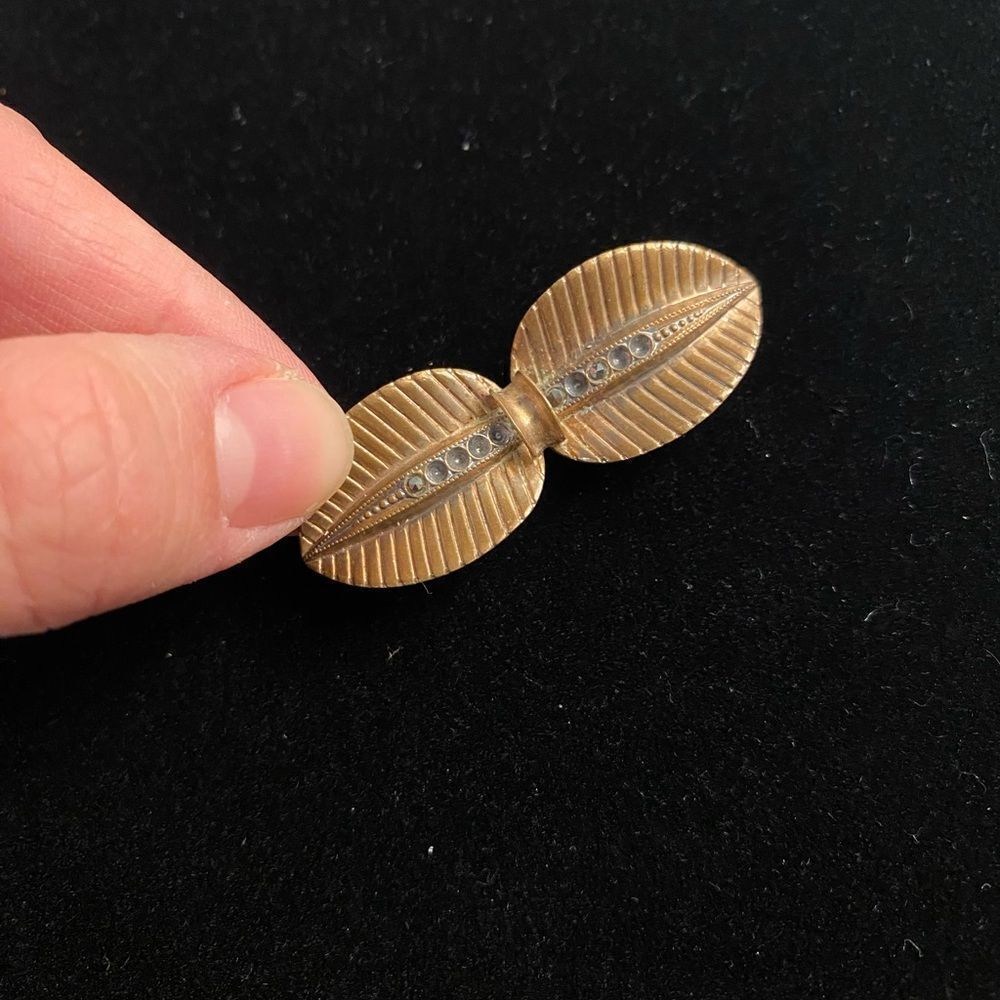 Vintage Cottagecore Gem Encrusted Leaf Brooch